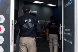 Fiscalía de Querétaro realiza cateo por presunto fraude cometido por financiera