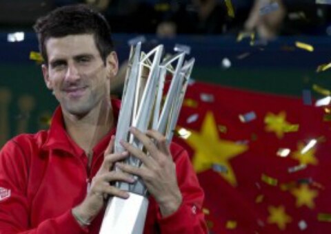 Djokovic gana en Shangai