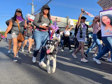 Más de 500 mujeres participan en la marcha en San Juan del Río