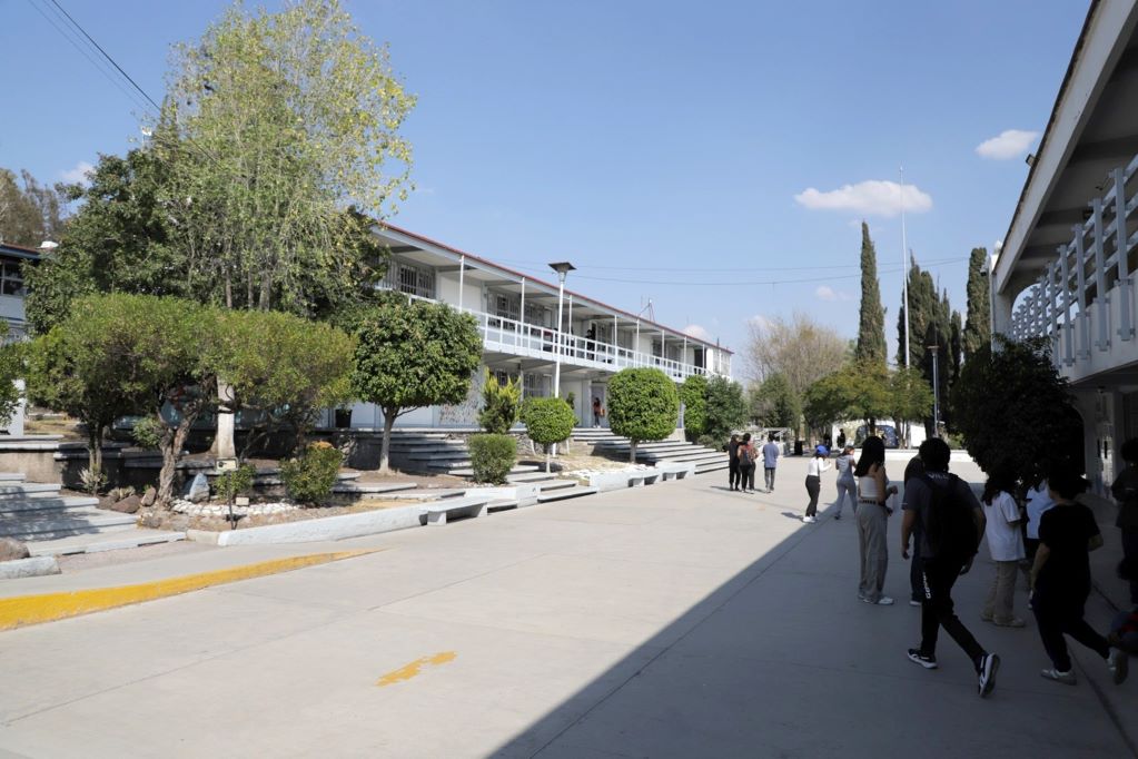 Bachilleres-UAQ da plazo para quitar comida chatarra