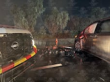 Motociclista resulta lesionado tras chocar contra una minivan en carretera a San Miguel de Allende