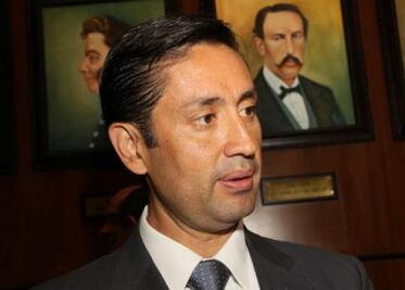 Rinde ombudsman informe de actividades