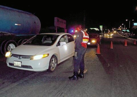 Operativos detienen a 30 personas