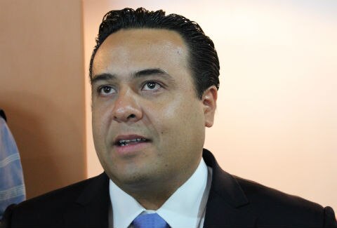 Diputado contempla contender para CDE