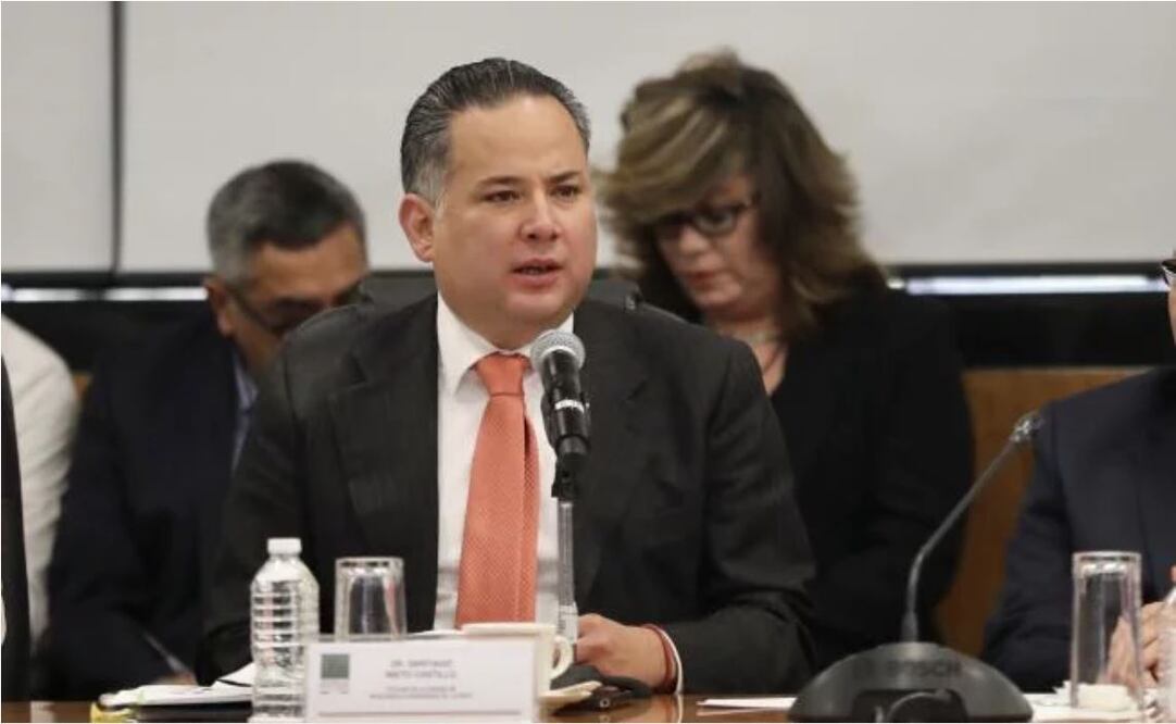 Titular de la Unidad de Inteligencia Financiera de la SHCP, Santiago Nieto Castillo, durante la reunión que mantuvieron con legisladores de la Tercera Comisión de la Permanente (LUCÍA GODÍNEZ. EL UNIVERSAL)
