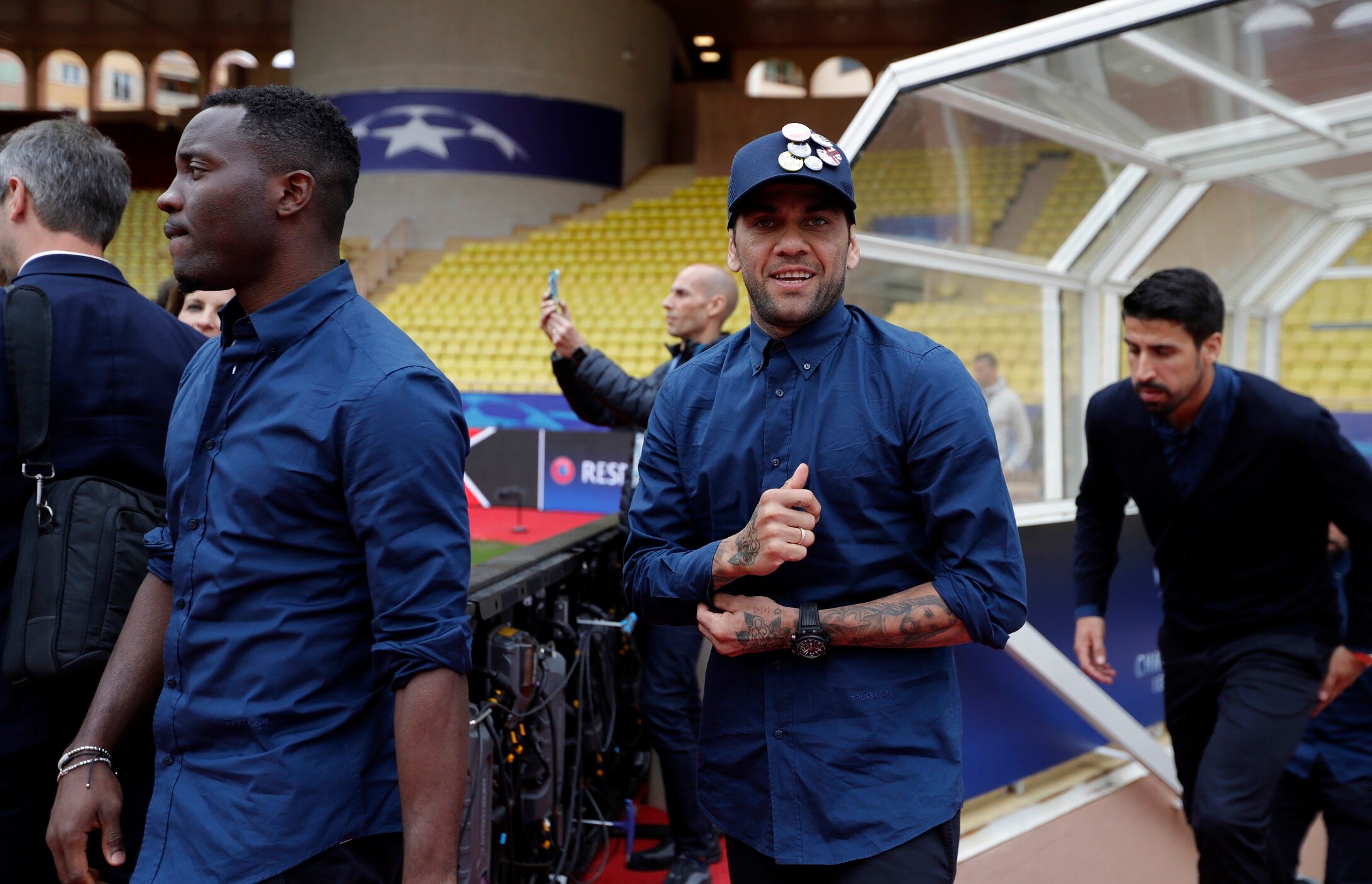 Dani Alves ya sueña con el triplete para la Juventus