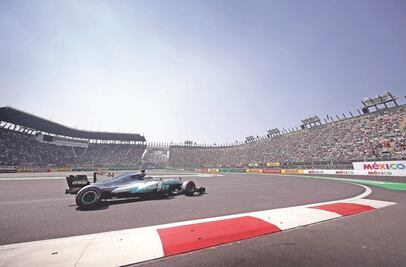 Hamilton se la lleva leve