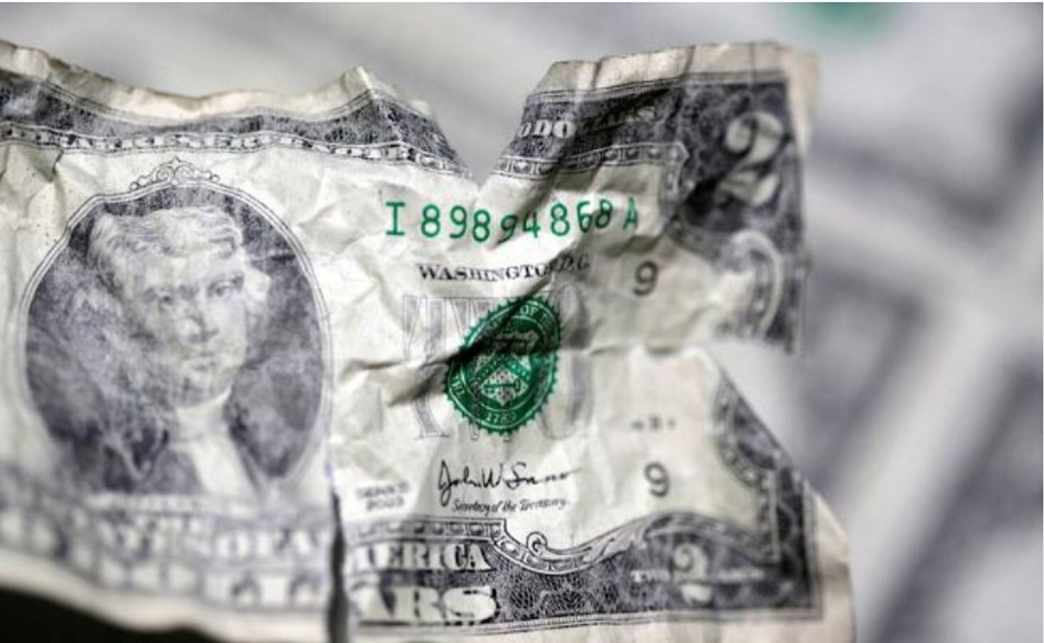 Peso extiende su avance; dólar se vende en bancos en 19.12 pesos