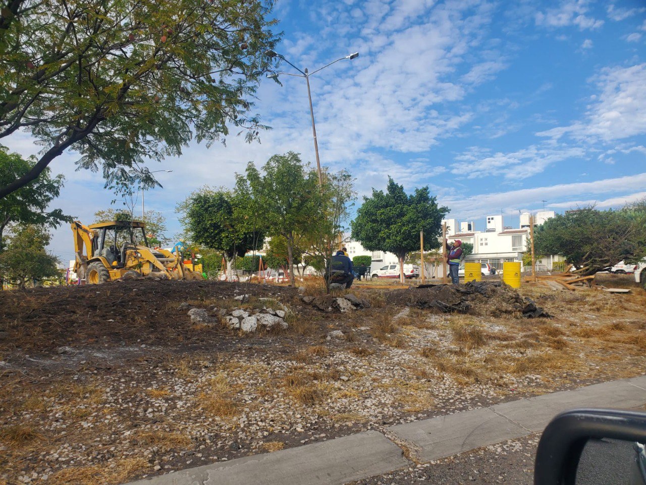 Construyen una cancha en Misión Mariana