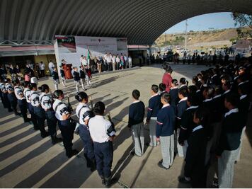 Entregan infraestructura educativa