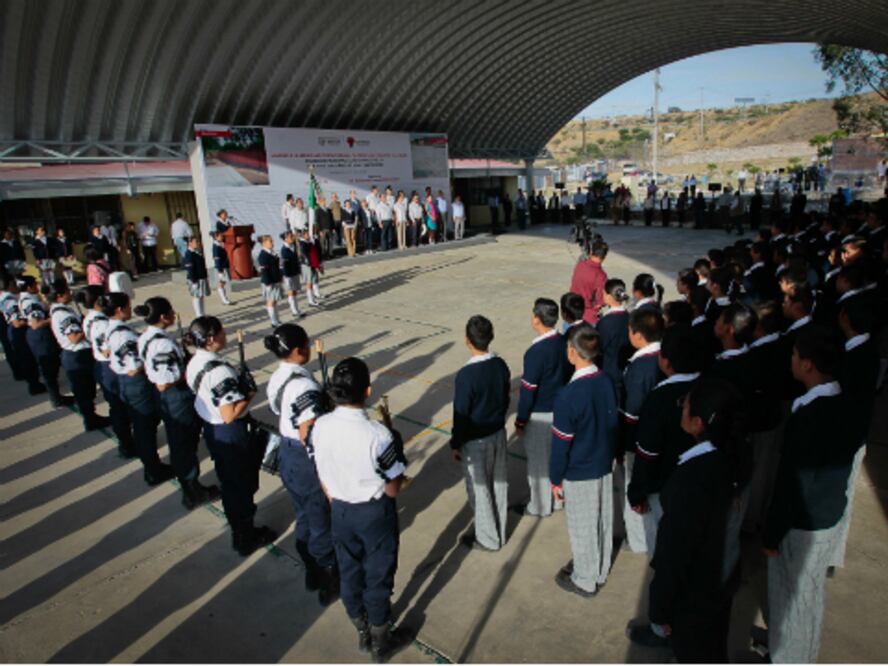 Entregan infraestructura educativa