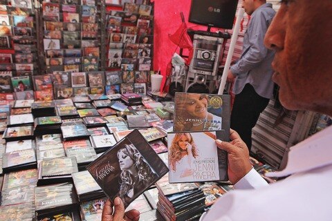 Se vende "chido" lo de Jenni