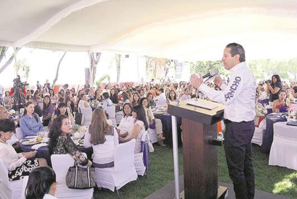 Domínguez promete desarrollo equitativo