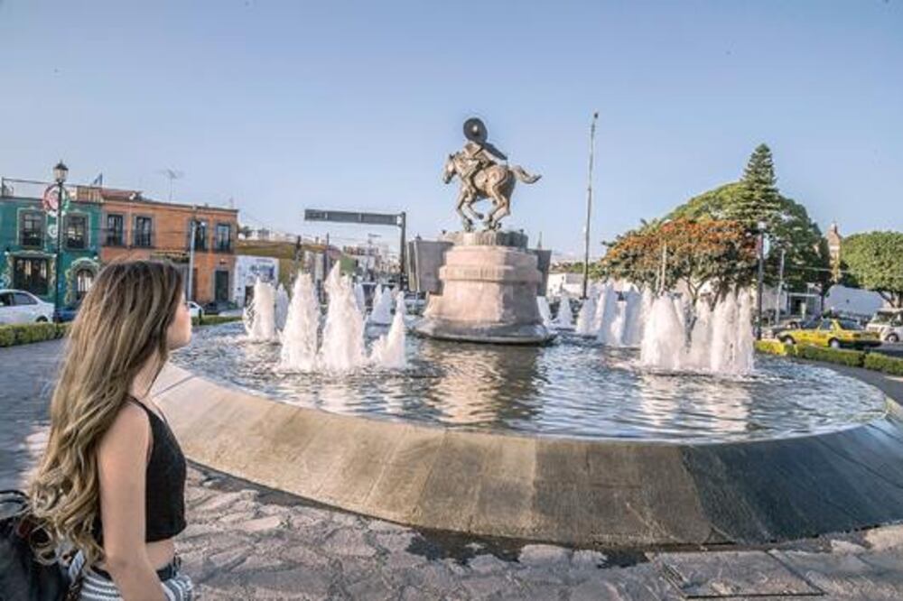 Hermoso paseo ofrece Avenida Universidad