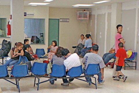 Mexicanos, los que más gastan en salud