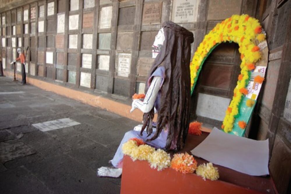  Abren entre  tumbas un espacio para el arte