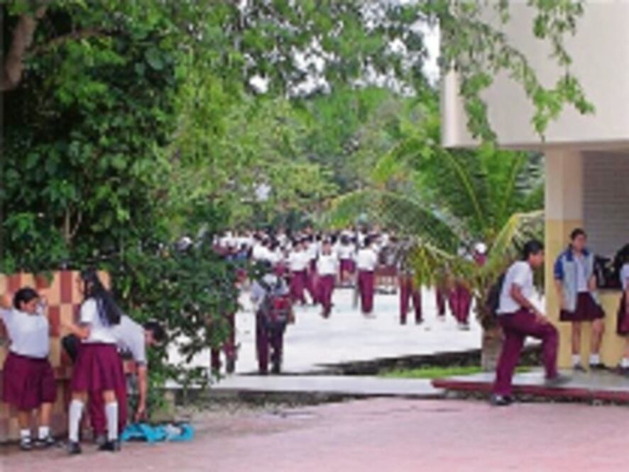 Autoridades “olvidan” reparación de primaria