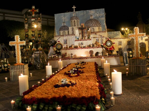 Inauguran Altar de Muertos Monumental