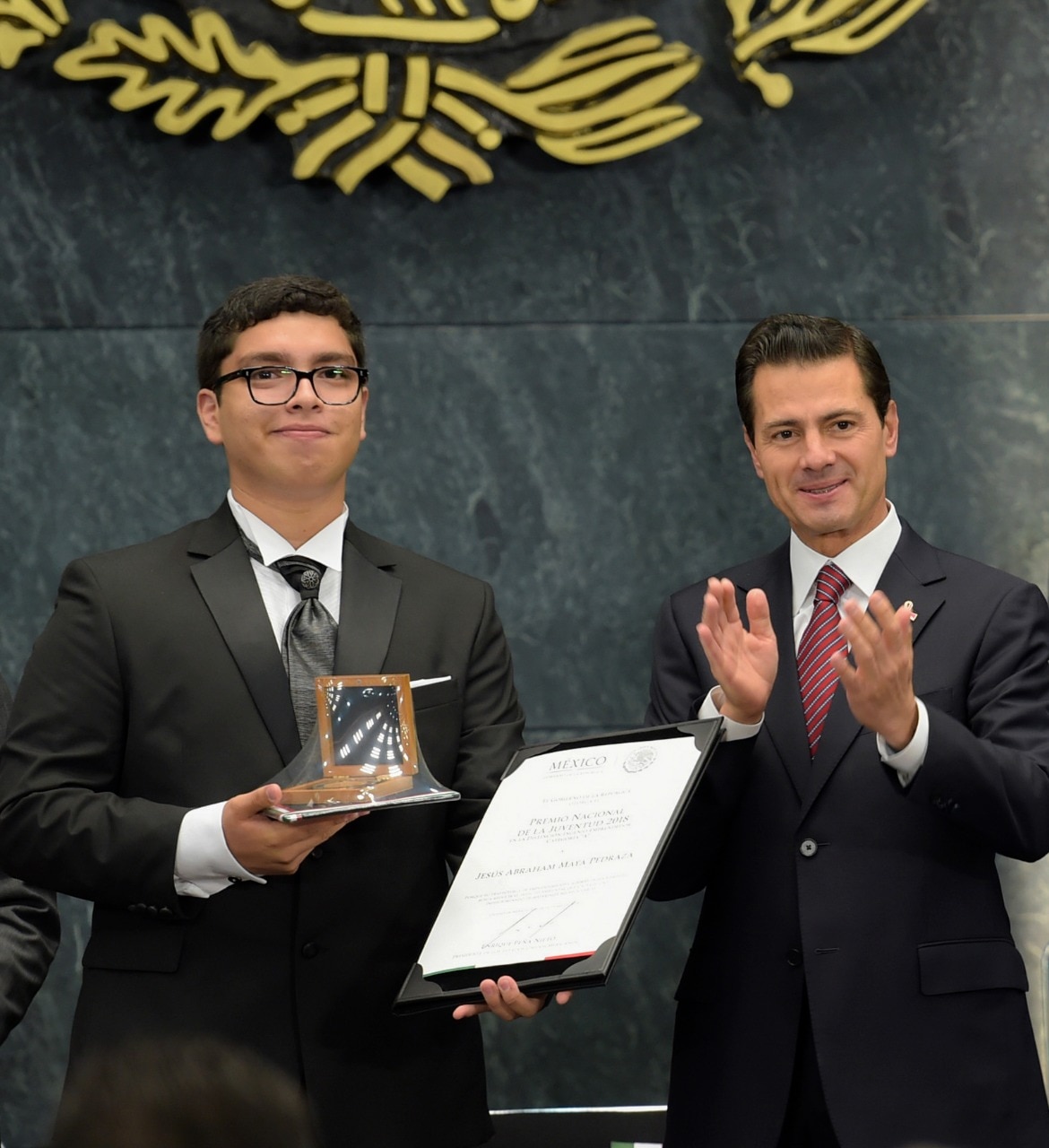 Queretano gana Premio Nacional de la Juventud