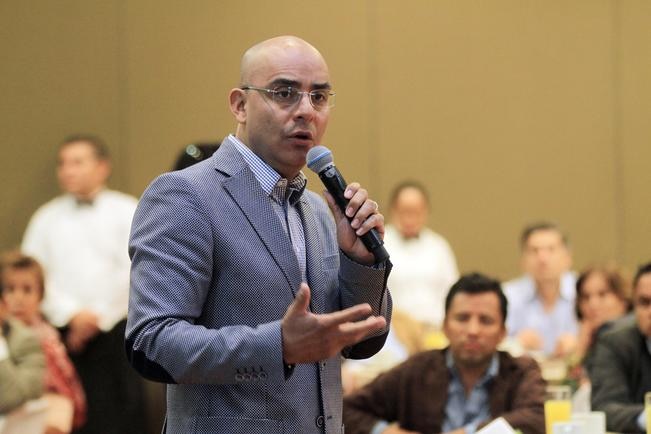 Les pagan hasta 20 mil pesos por criticar al gobierno: Marcos Aguilar