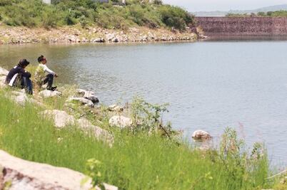Exhortan a no nadar en presas y bordos