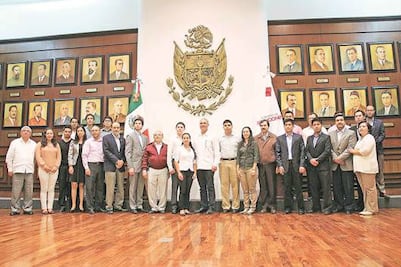 JCR recibe a universitarios 