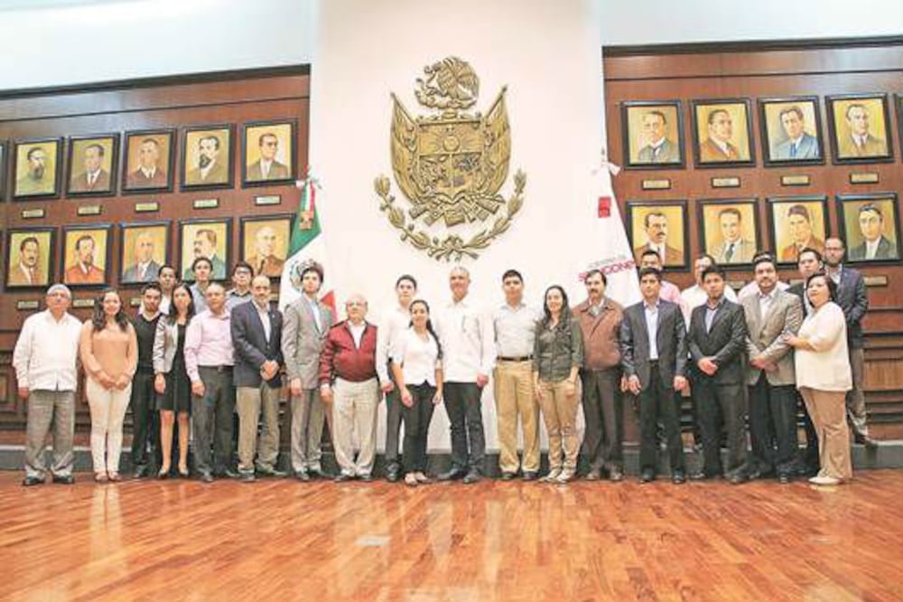 JCR recibe a universitarios 