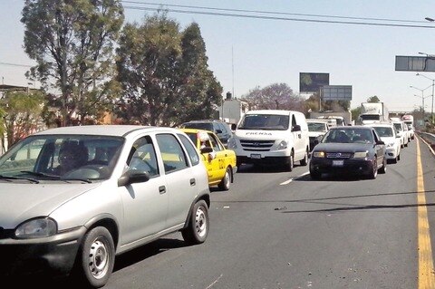 Dan capacitación a mujeres en mecánica