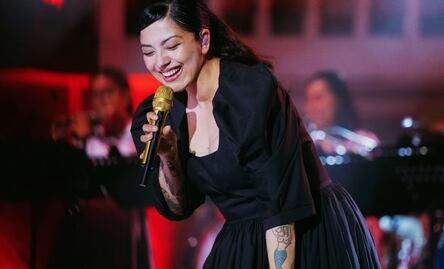 ¡Mon Laferte viene a Querétaro! Anuncia que ofrecerá ocho conciertos en México
