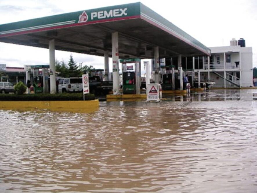 CFE se blinda contra 32 ciclones