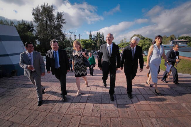 El alcalde Marcos Aguilar Vega encabezó la sesión ordinaria del Observatorio Ciudadano para la Seguridad en la UAQ (VÍCTOR PICHARDO. EL UNIVERSAL)