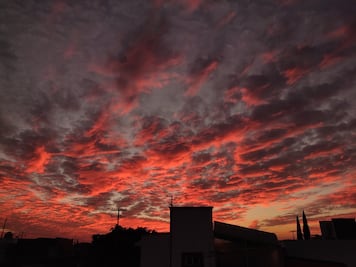 Video. Cielo de Querétaro se pinta de naranja y se vuelve viral