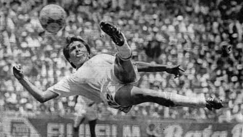 Inmortalizarán gol de Manuel Negrete