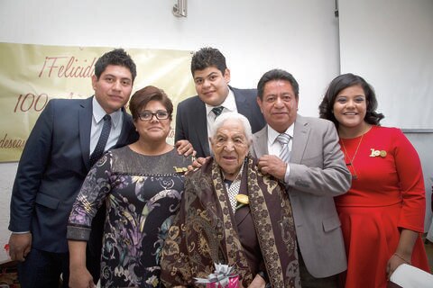 Celebra 100 años de vida