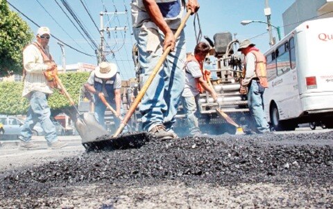 Caen ingresos por obras: ingenieros