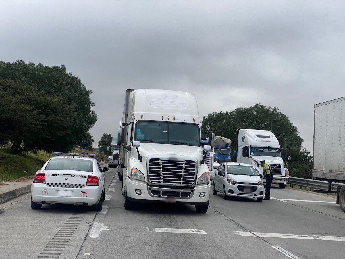 Suman nueve horas del cierre en la autopista México-Querétaro