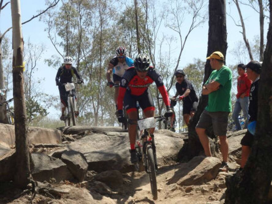 López Molina se mantiene como líder