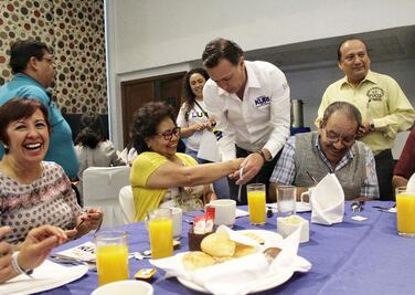 Mauricio Kuri busca el apoyo de comerciantes