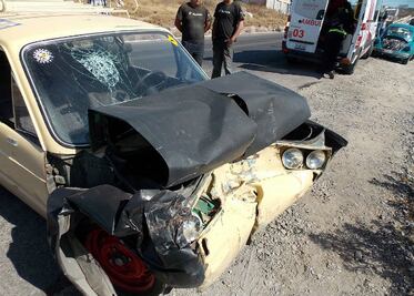 Choque deja dos personas lesionados 