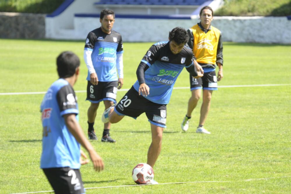 Gallos prepara partido contra Monarcas
