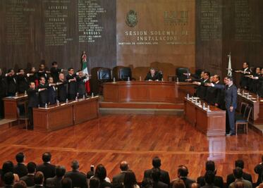 Toman protesta nuevos diputados 