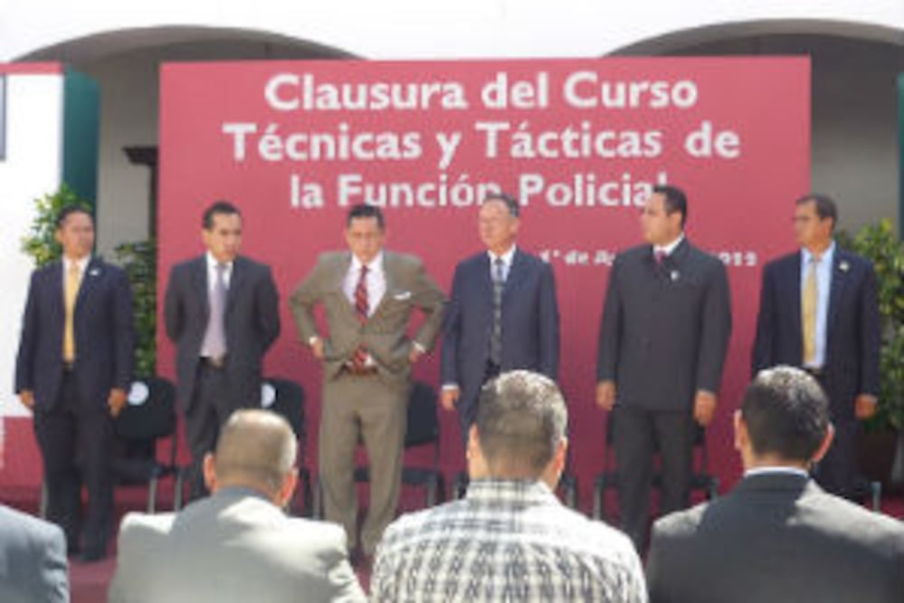 Clausuran curso policial