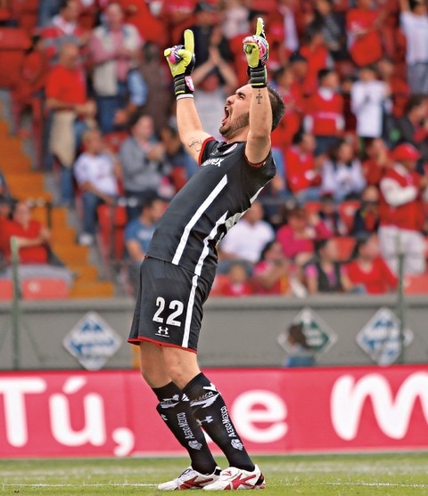 Diablos ‘pesca’ a Tiburones Rojos