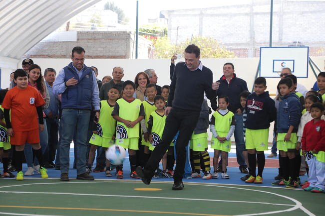 Rehabilitan 3 canchas en Santa Bárbara con 2.3 mdp