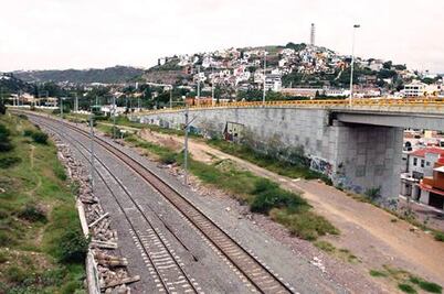 Descartan reubicar terminal del Tren 