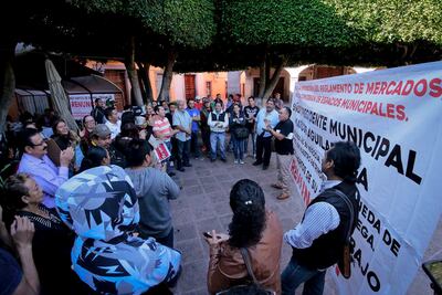 Locatarios amagan con protestas; les piden no politizar