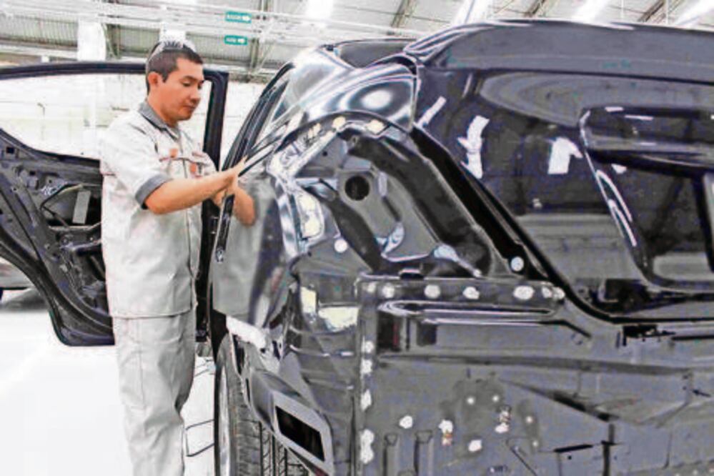 Arriba otra planta de autopartes