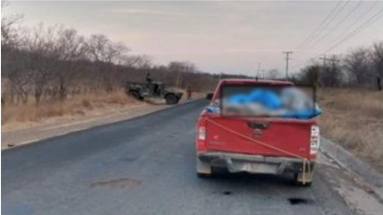 Dejan en camioneta robada a una docena de personas torturadas y asesinadas, en Michoacán