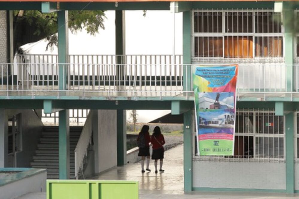 Roban en 4 escuelas durante vacaciones 