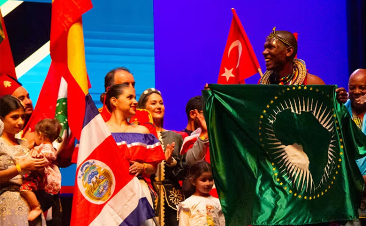 Querétaro celebra la diversidad con el Festival de Comunidades Extranjeras 2025. Disfruta talleres, teatro, música y danzas del mundo. Foto: Fever.